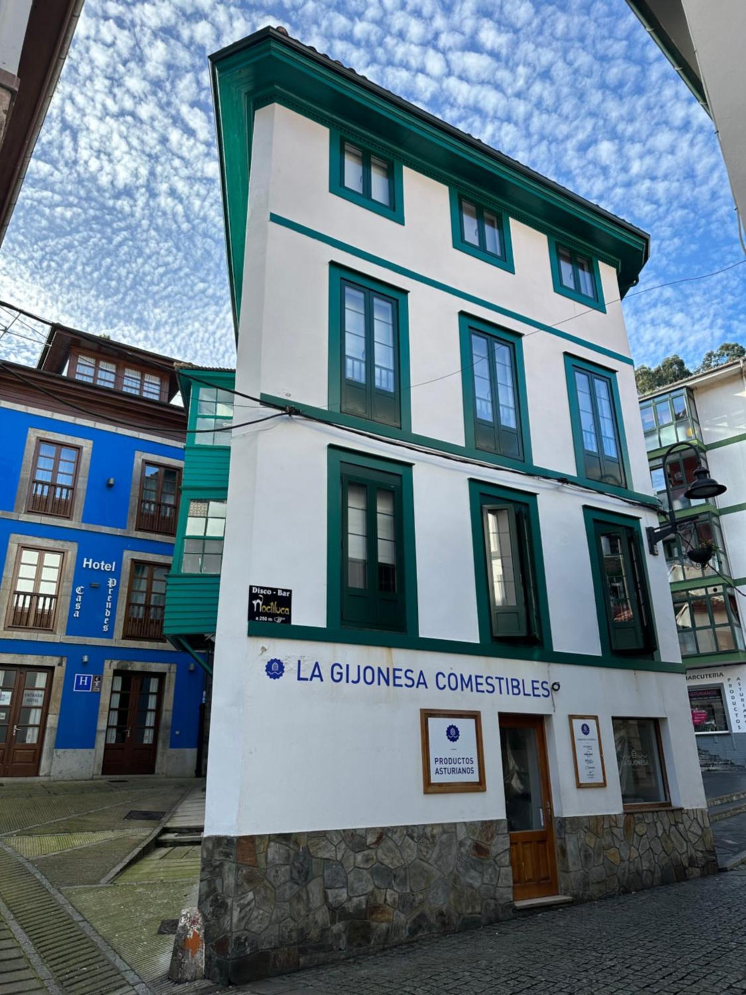 Apartamentos Urbanin I Plaza Ayuntamiento Cudillero Buitenkant foto