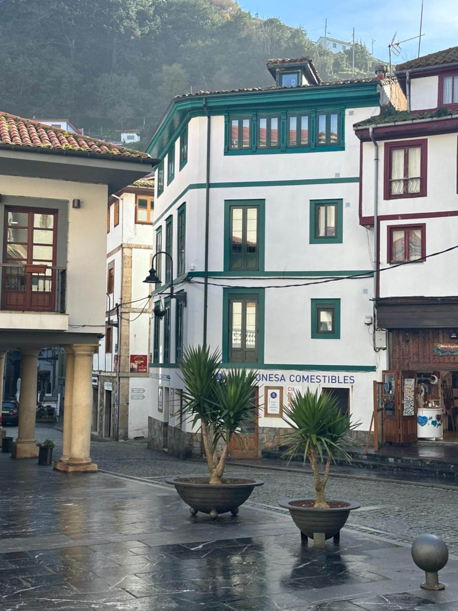 Apartamentos Urbanin I Plaza Ayuntamiento Cudillero Buitenkant foto